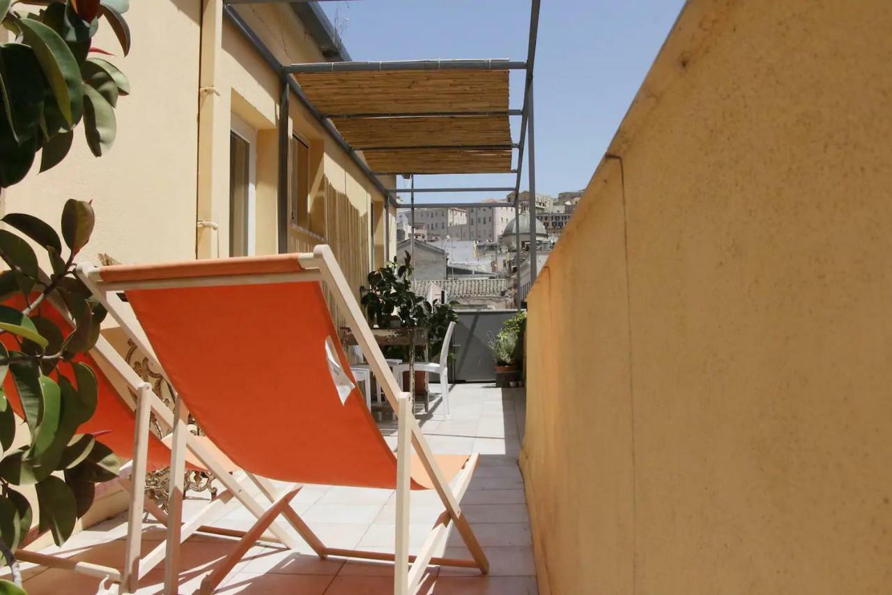 Appartamento Con Terrazza Panoramica In Marina. Cagliari Exterior foto
