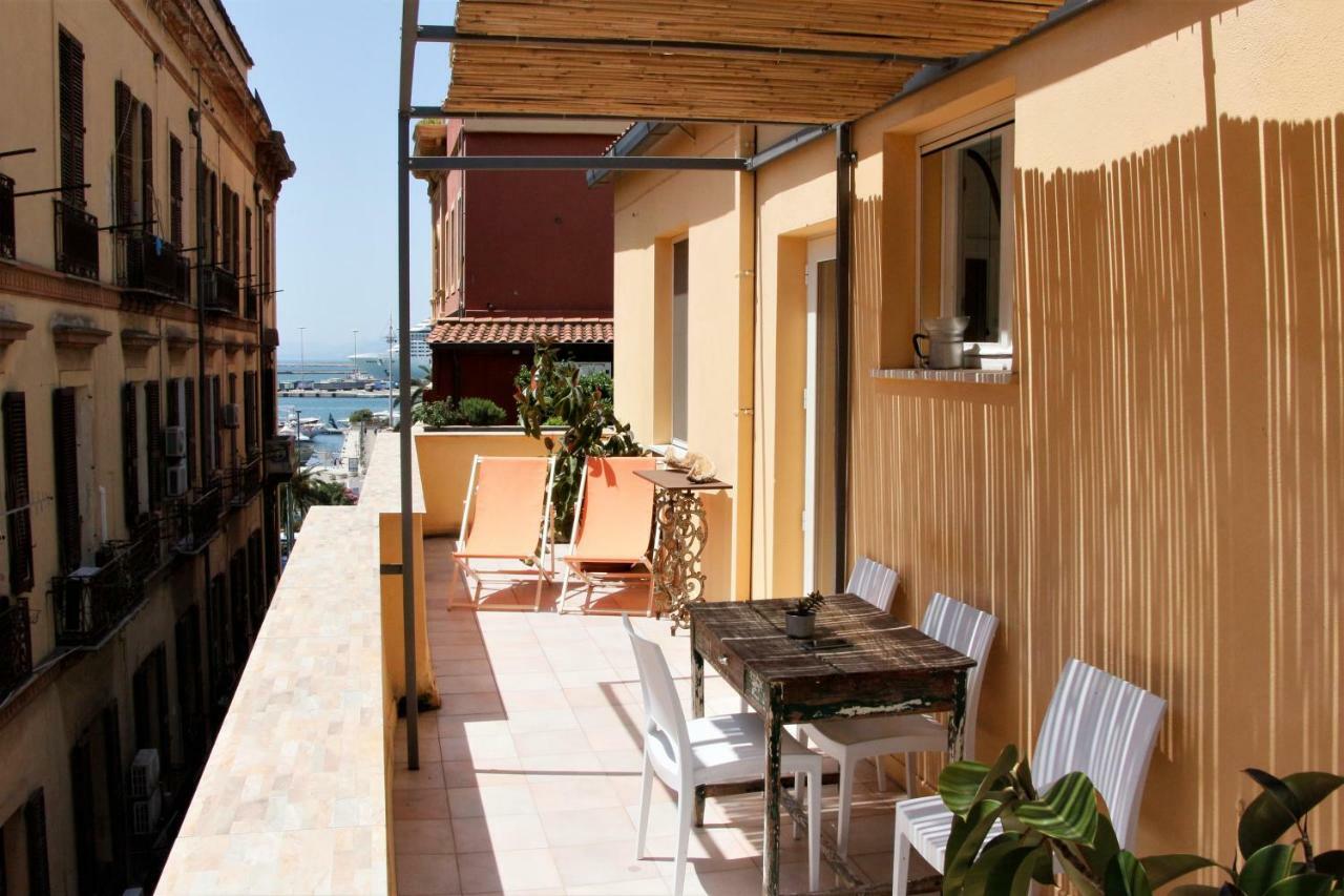 Appartamento Con Terrazza Panoramica In Marina. Cagliari Exterior foto